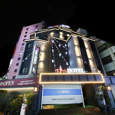 17Th Hotel Yeonje Esterno foto