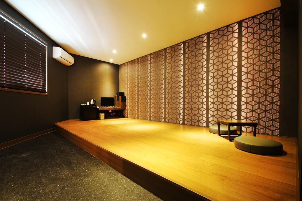 17Th Hotel Yeonje Esterno foto