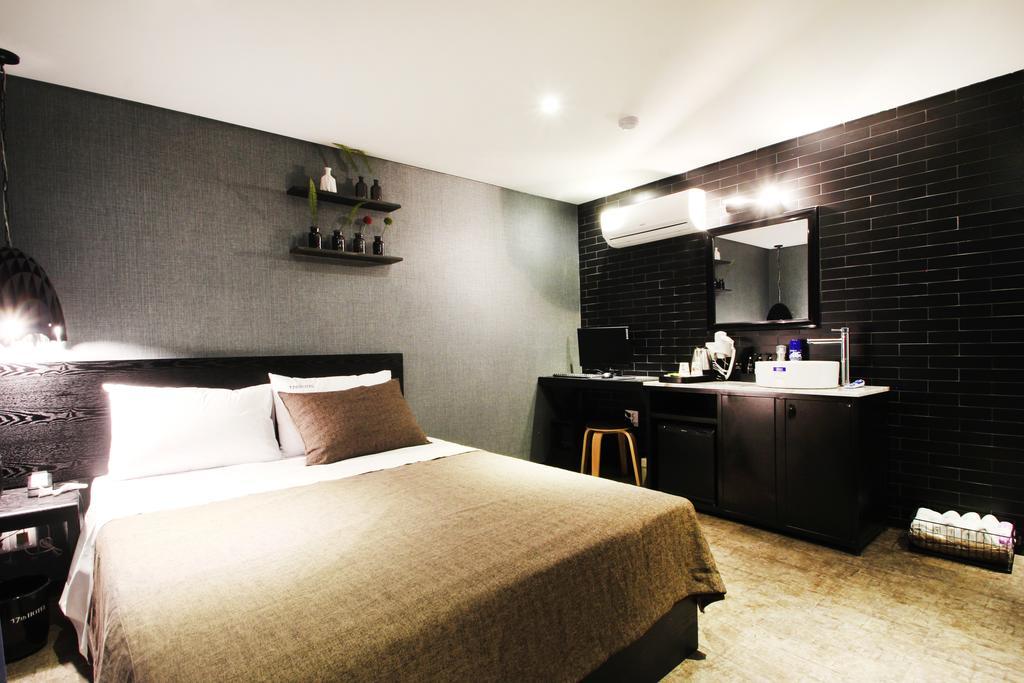 17Th Hotel Yeonje Esterno foto