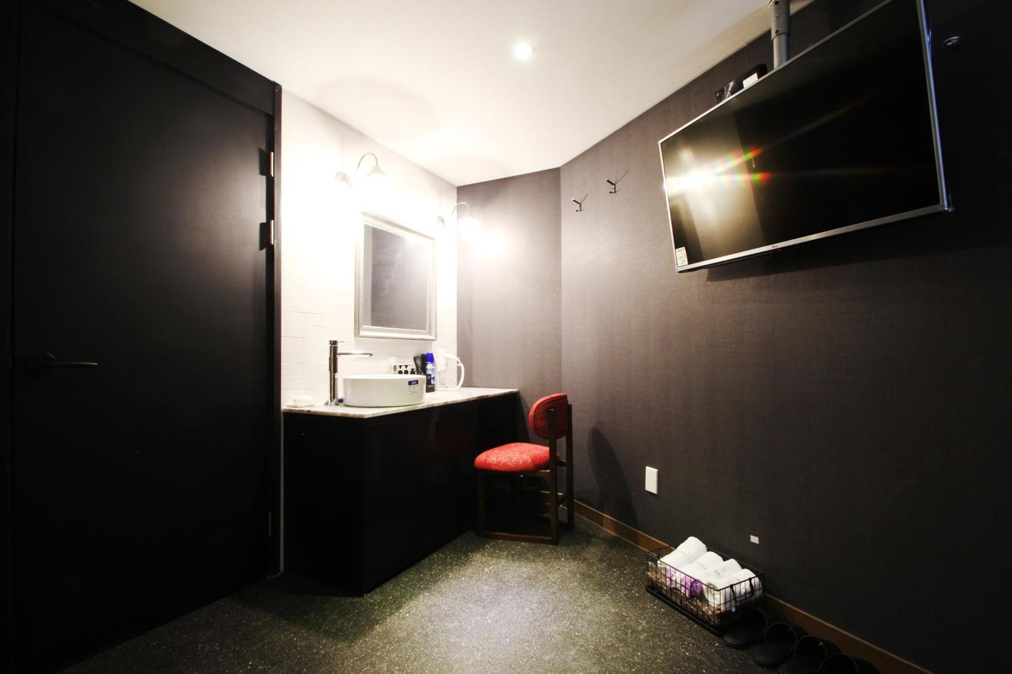 17Th Hotel Yeonje Esterno foto