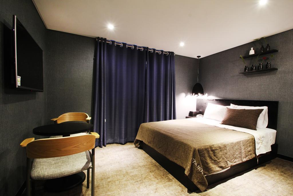 17Th Hotel Yeonje Esterno foto