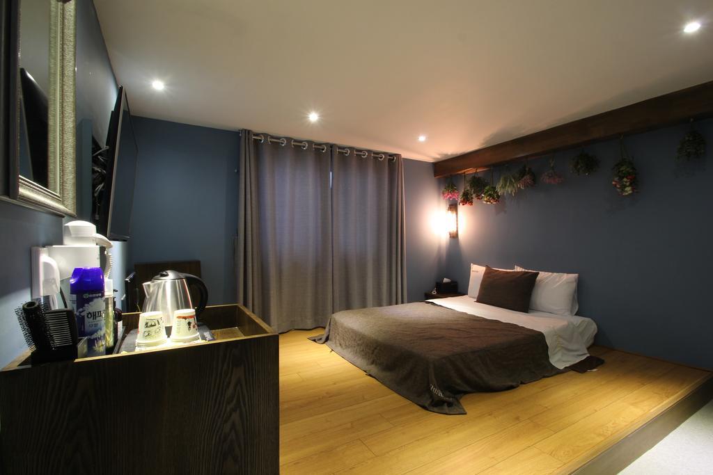 17Th Hotel Yeonje Esterno foto