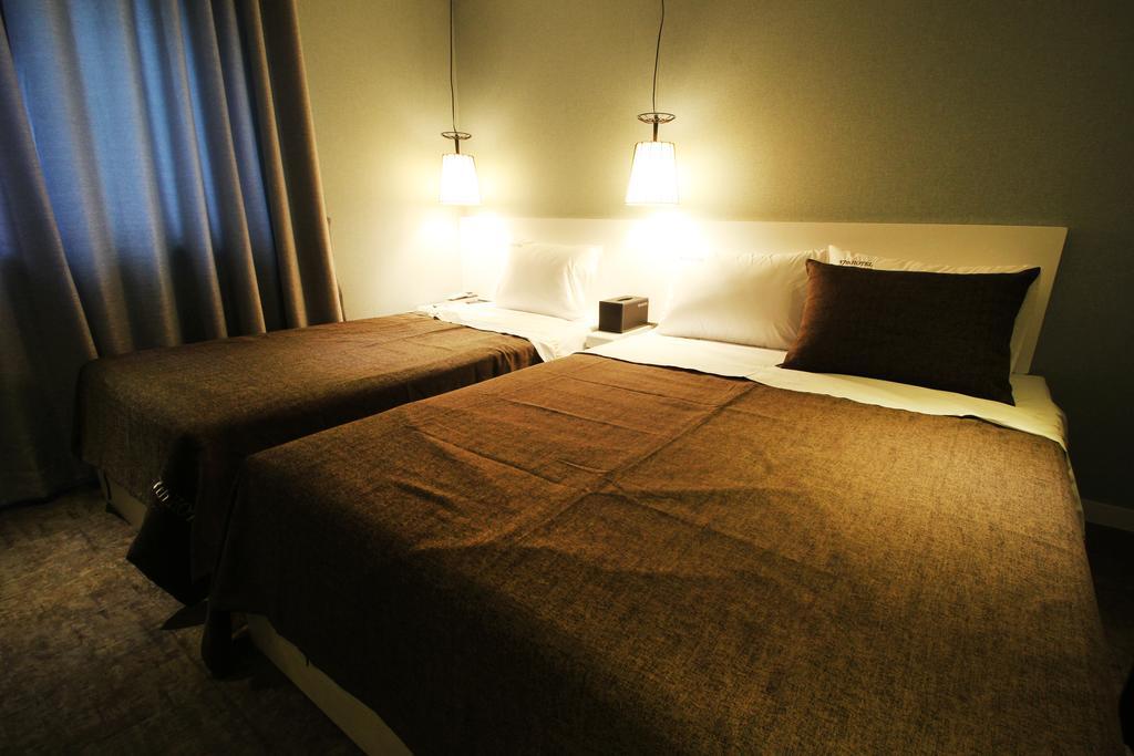 17Th Hotel Yeonje Esterno foto