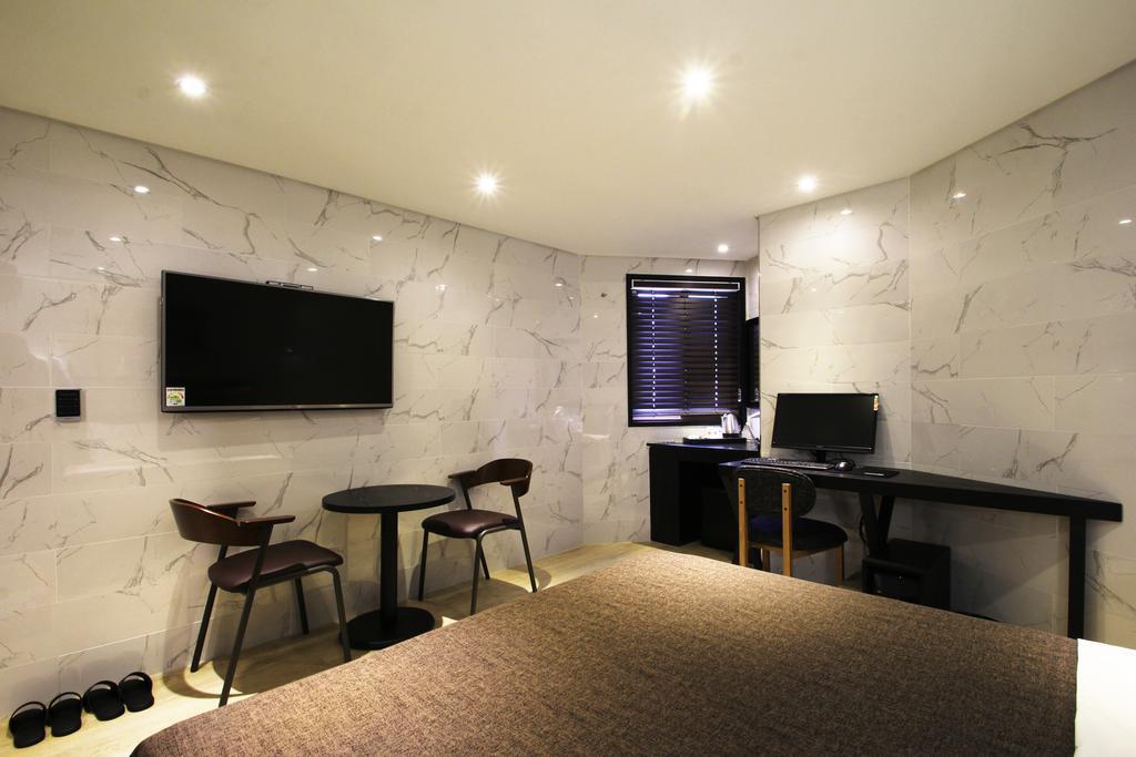 17Th Hotel Yeonje Esterno foto