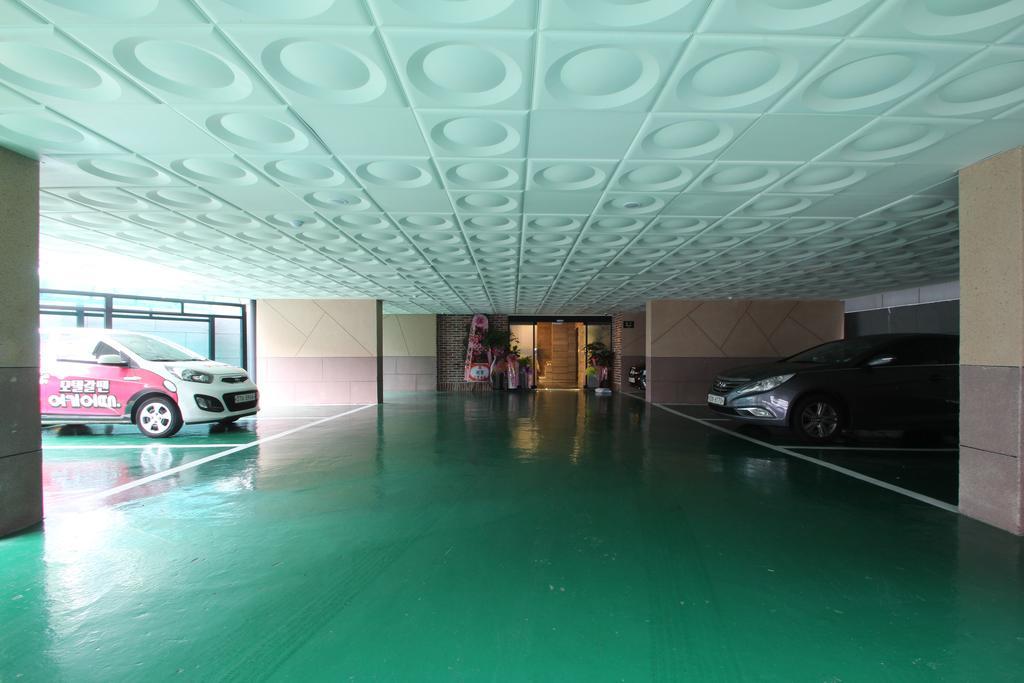 17Th Hotel Yeonje Esterno foto